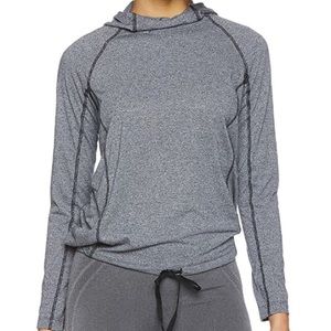 NWT Under Armour light hoodie Women’s Small